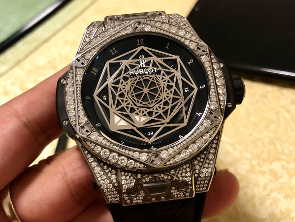 宇舶手表表带调节指南：运动与舒适并存（图）